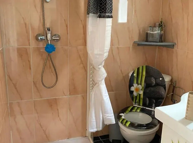 Jardin D'eden 아파트 *